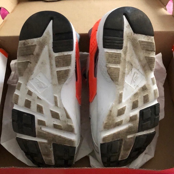 Nike sz 2 - Picture 6 of 6